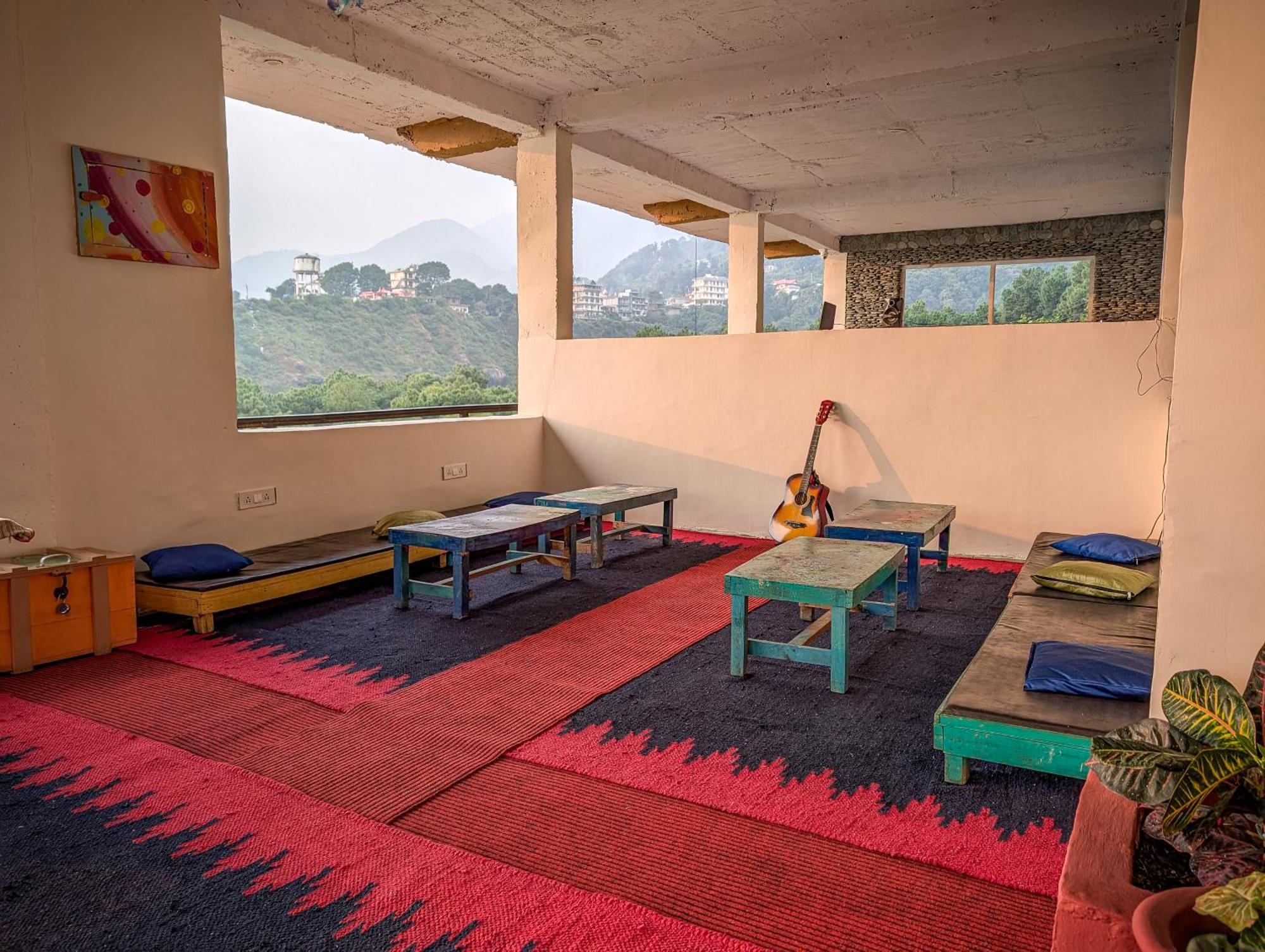 Hobo Hostel Dharamshala Bagian luar foto