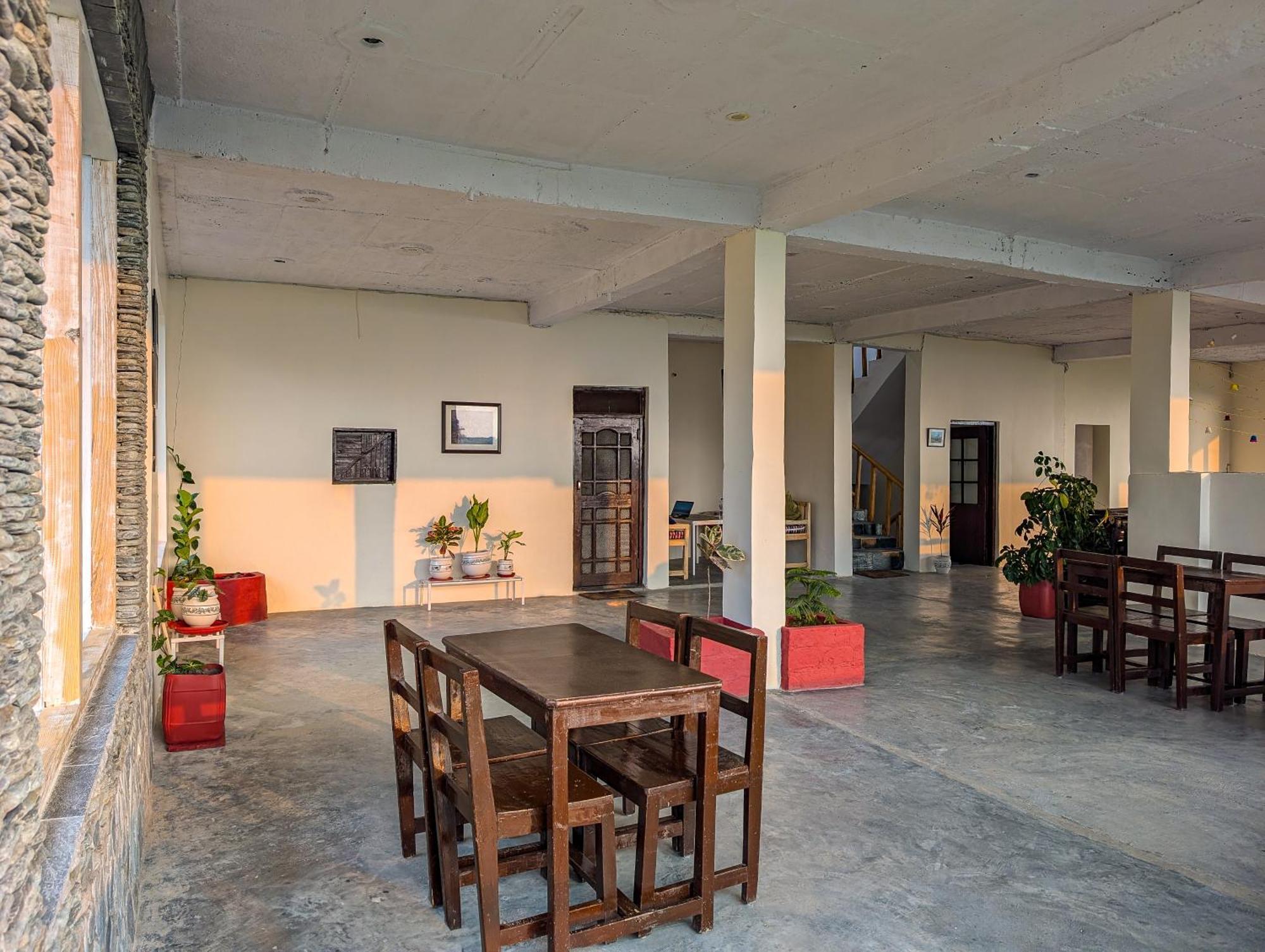 Hobo Hostel Dharamshala Bagian luar foto