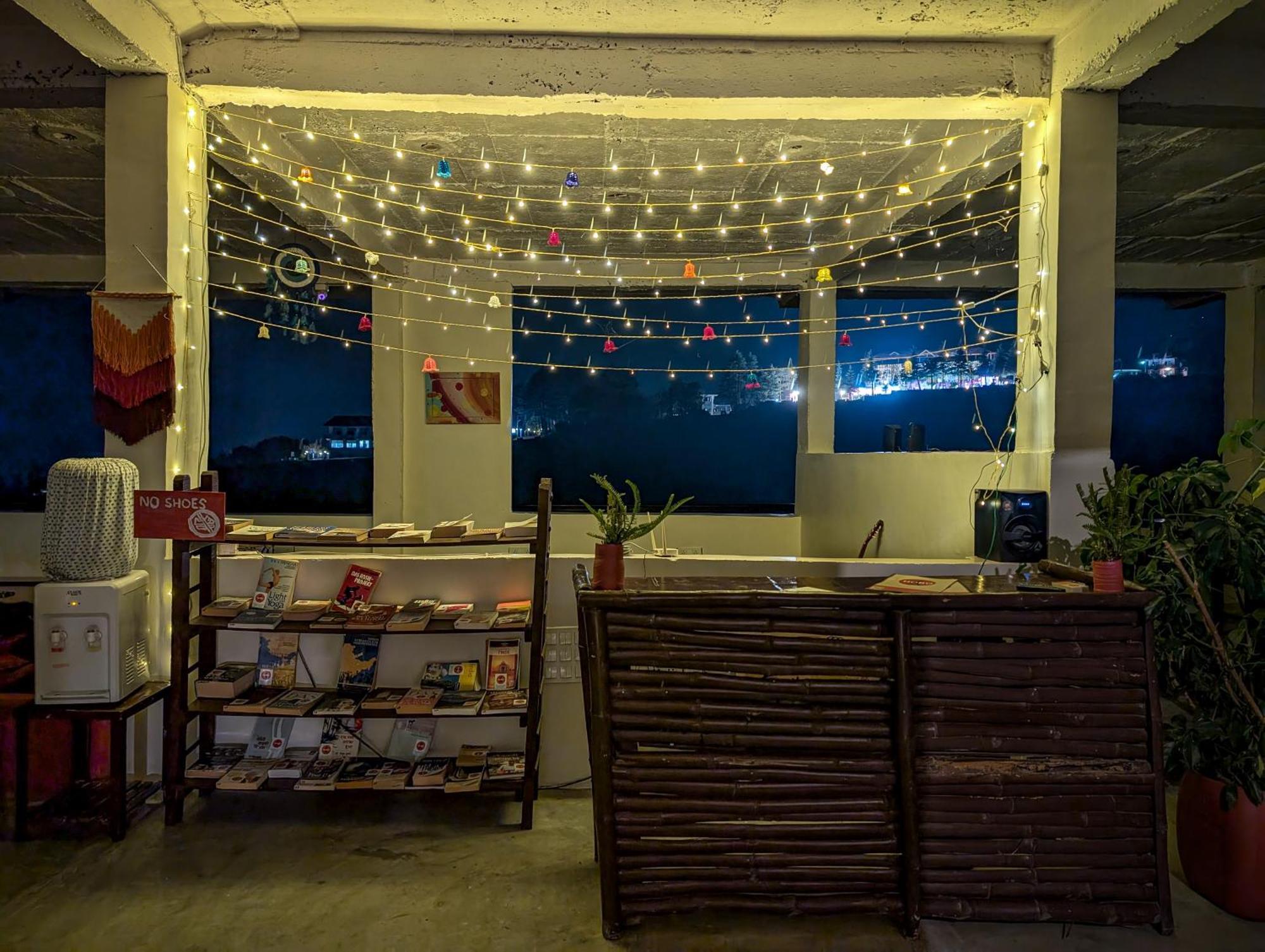 Hobo Hostel Dharamshala Bagian luar foto